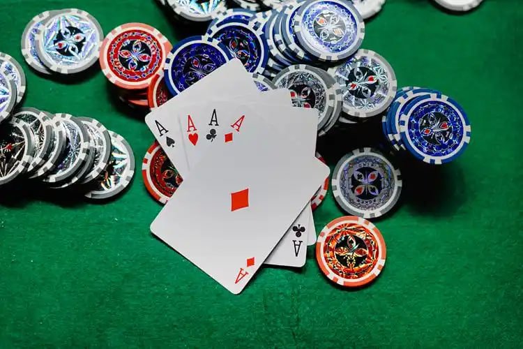 Live Casino dengan dealer profesional dan suasana kasino asli